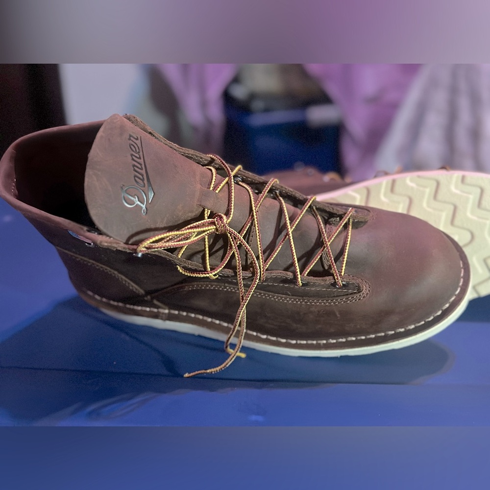 Danner bull run plain toe work boots. Size 11.5EE for a wide fit.